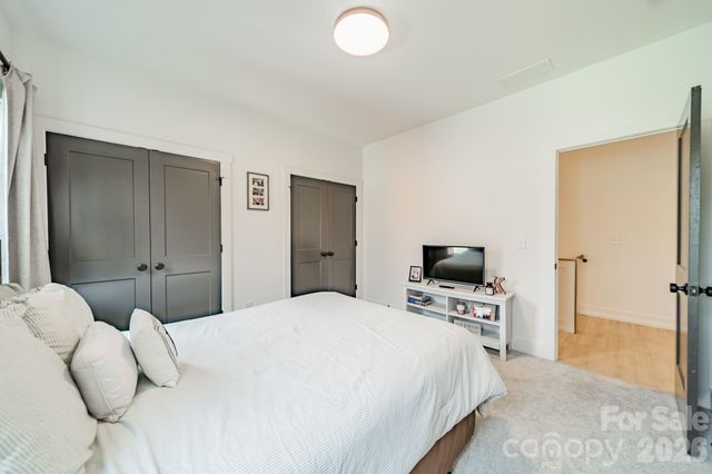 608 Ambassador Street, Charlotte, NC 28208