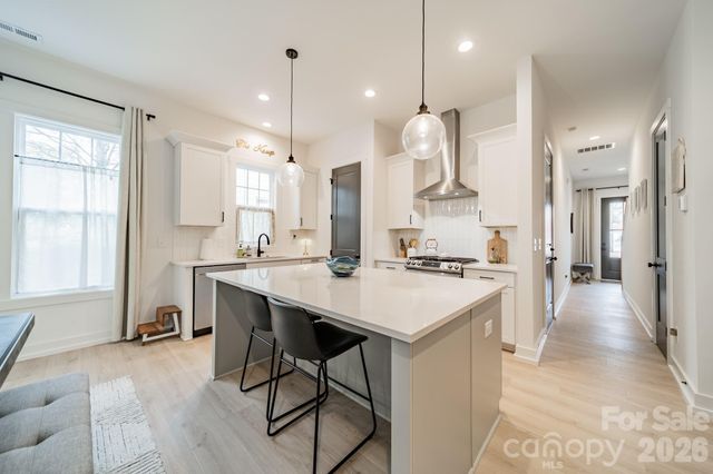 608 Ambassador Street, Charlotte, NC 28208