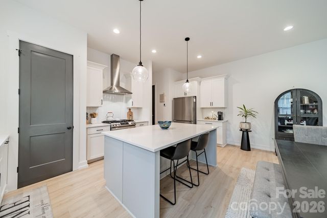 608 Ambassador Street, Charlotte, NC 28208