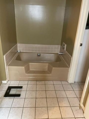10747 Villa Lea Lane, Houston, TX 77071