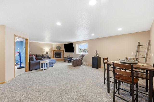 3532 Lincoln Street S, Fargo, ND 58104