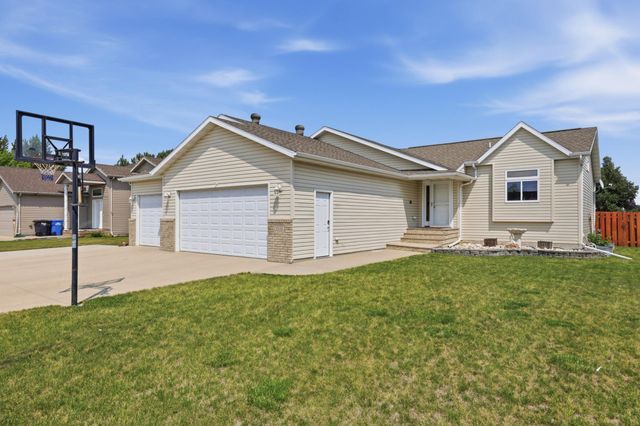3532 Lincoln Street S, Fargo, ND 58104