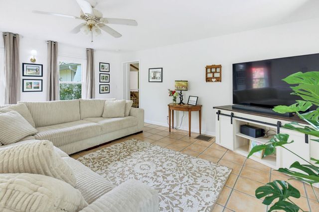 161 Caroline Drive, Roebuck, SC 29376