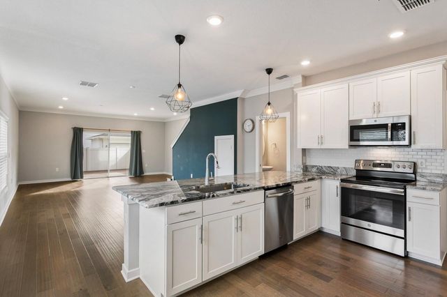 2702 W GRAY STREET A, Tampa, FL 33609