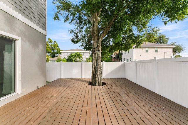 2702 W GRAY STREET A, Tampa, FL 33609