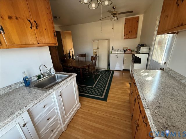 129 Cheaneys Bridge Rd, Dunnsville, VA 22454