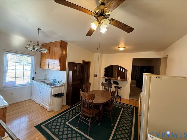 129 Cheaneys Bridge Rd, Dunnsville, VA 22454