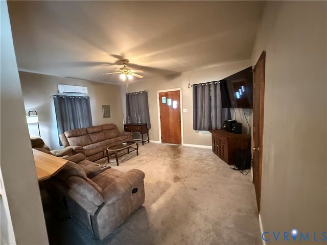 129 Cheaneys Bridge Rd, Dunnsville, VA 22454