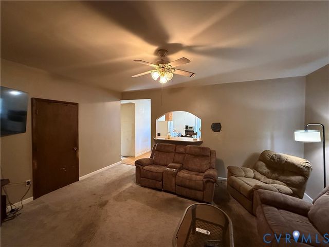 129 Cheaneys Bridge Rd, Dunnsville, VA 22454