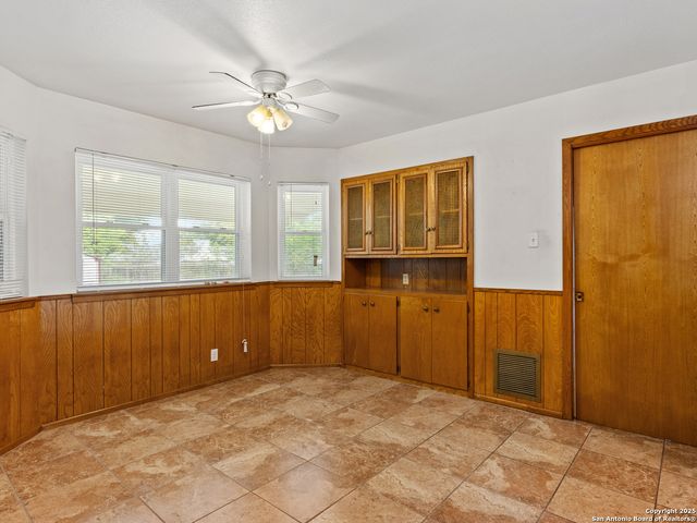 626 Fawndale, Windcrest, TX 78239
