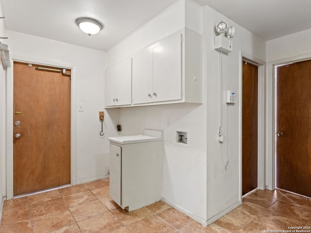 626 Fawndale, Windcrest, TX 78239
