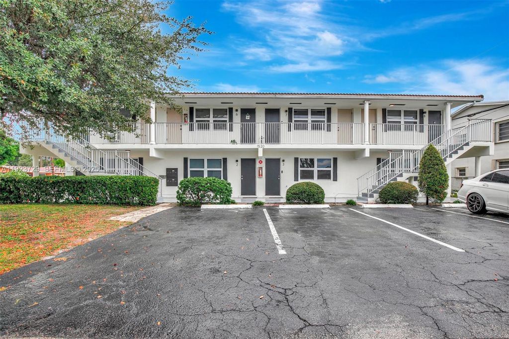 1520 NE 56TH ST 8, Fort Lauderdale, FL 33334