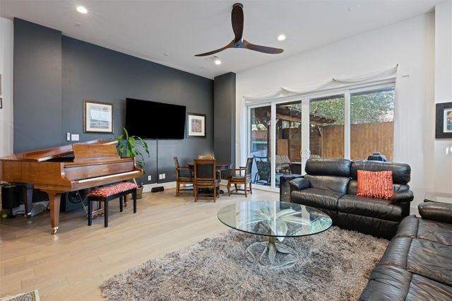 1136 Adele Street, Houston, TX 77009