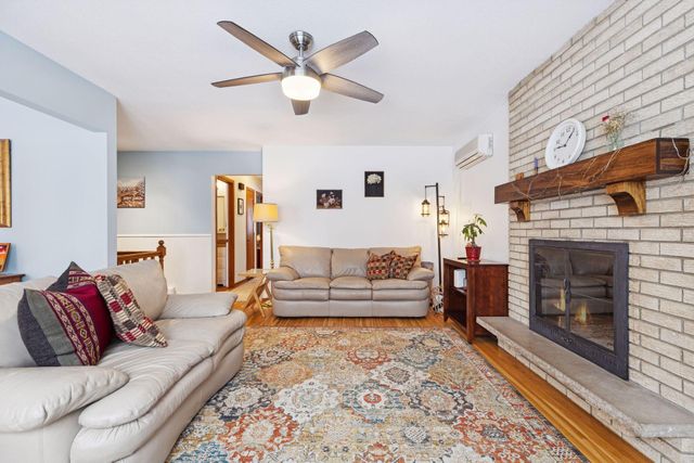 1297 Pinewood Drive, Woodbury, MN 55125