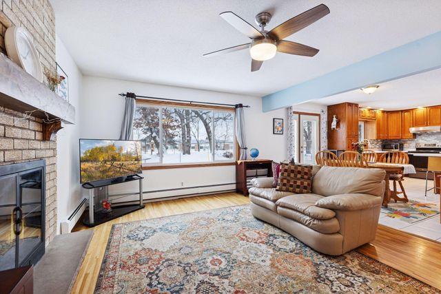 1297 Pinewood Drive, Woodbury, MN 55125