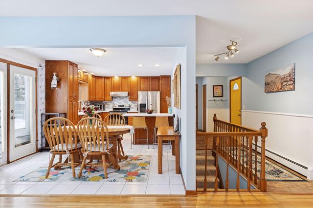 1297 Pinewood Drive, Woodbury, MN 55125