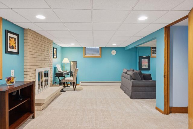 1297 Pinewood Drive, Woodbury, MN 55125