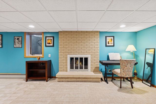 1297 Pinewood Drive, Woodbury, MN 55125