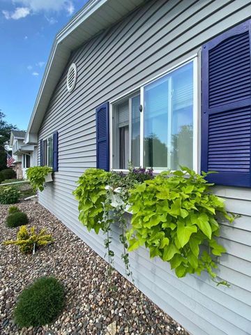 1297 Pinewood Drive, Woodbury, MN 55125