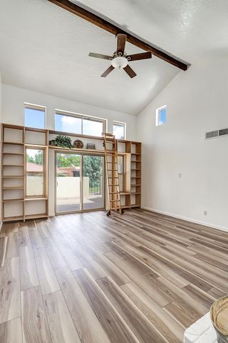 608 Meadow Green Court SE, Albuquerque, NM 87123
