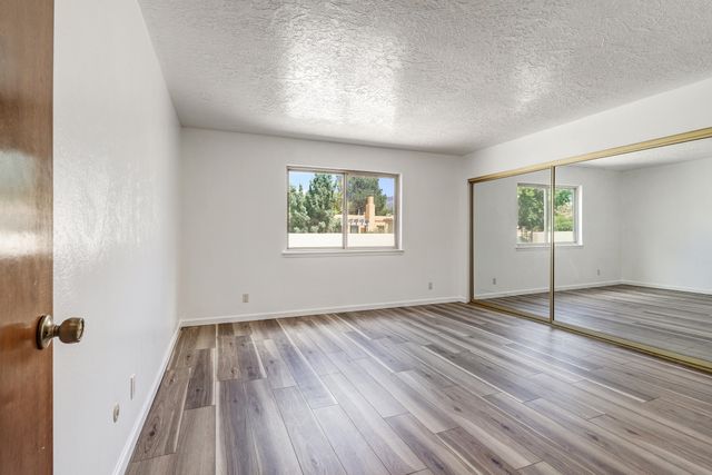 608 Meadow Green Court SE, Albuquerque, NM 87123