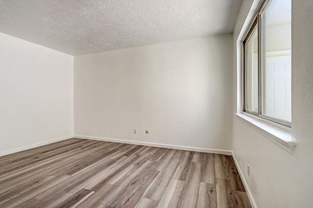 608 Meadow Green Court SE, Albuquerque, NM 87123