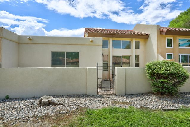 608 Meadow Green Court SE, Albuquerque, NM 87123