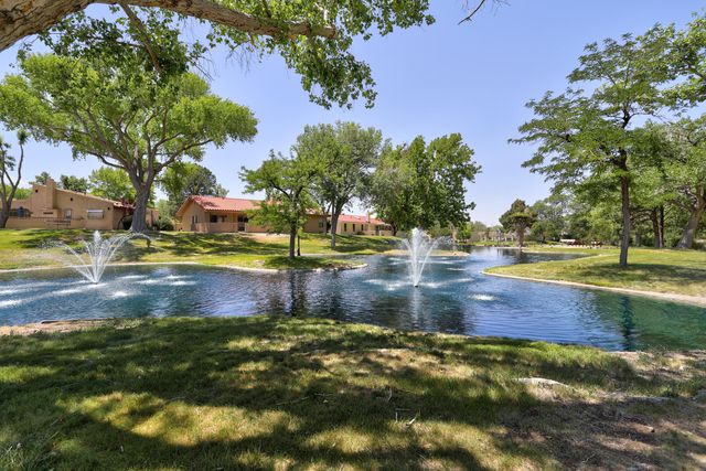 608 Meadow Green Court SE, Albuquerque, NM 87123