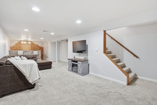 911 Somerset Street, New Lenox, IL 60451