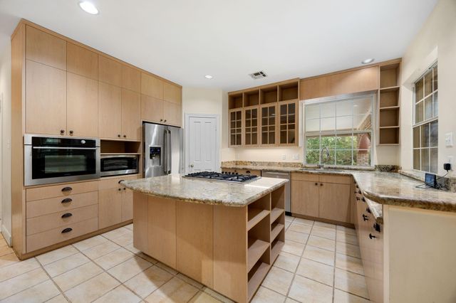 19802 Sapphire Circle, Magnolia, TX 77355