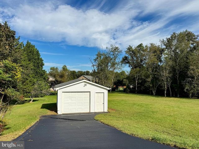 1135 SHERIDAN DR, Owings, MD 20736