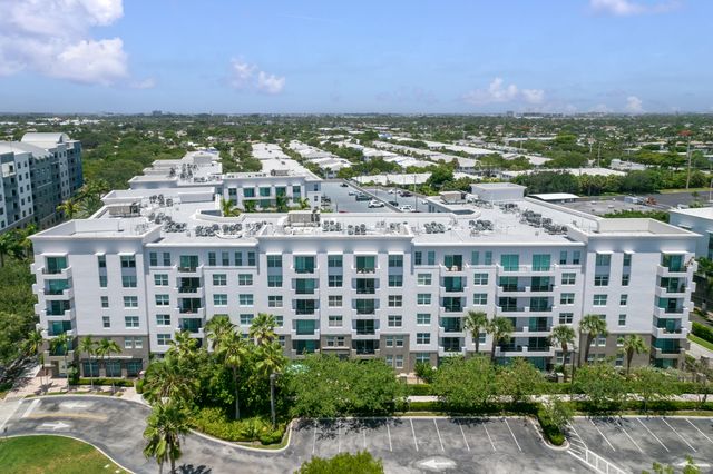 2421 NE 65th Street 209, Fort Lauderdale, FL 33308