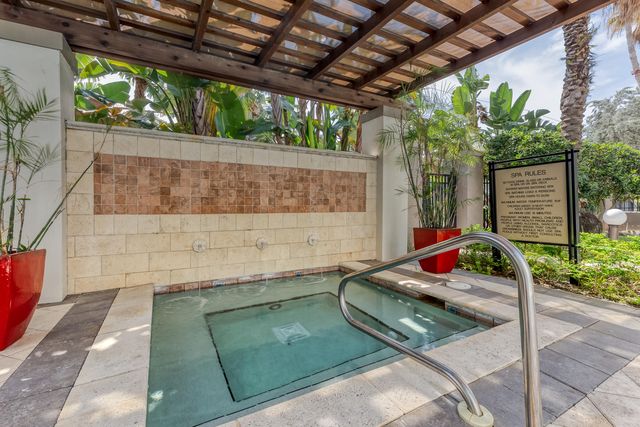 2421 NE 65th Street 209, Fort Lauderdale, FL 33308