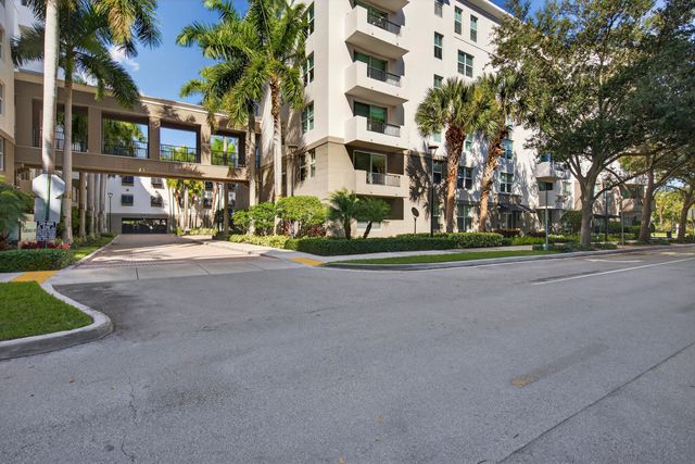 2421 NE 65th Street 209, Fort Lauderdale, FL 33308