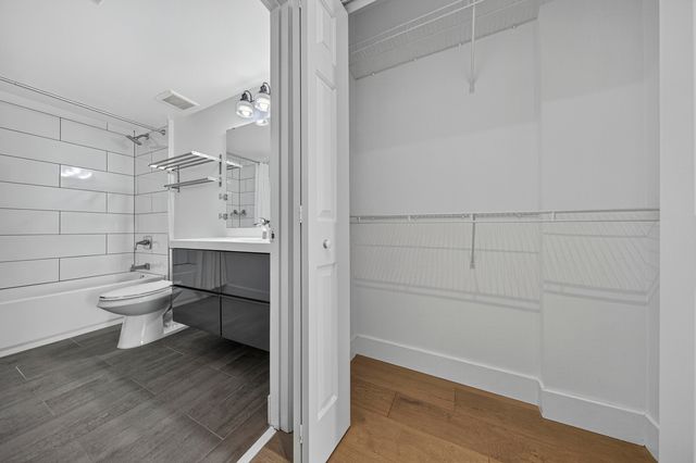 2421 NE 65th Street 209, Fort Lauderdale, FL 33308