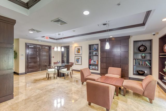 2421 NE 65th Street 209, Fort Lauderdale, FL 33308