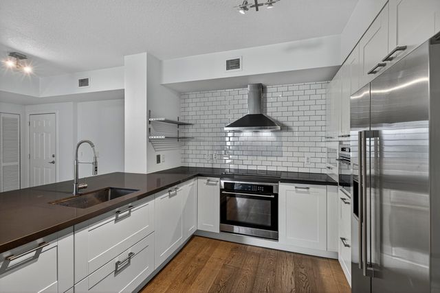 2421 NE 65th Street 209, Fort Lauderdale, FL 33308