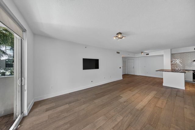 2421 NE 65th Street 209, Fort Lauderdale, FL 33308