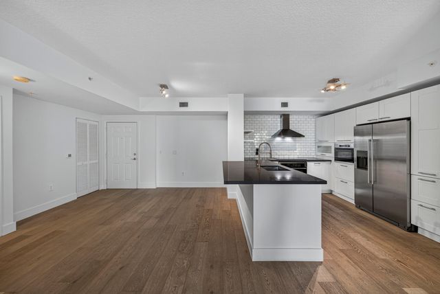 2421 NE 65th Street 209, Fort Lauderdale, FL 33308