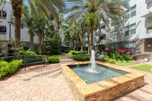 2421 NE 65th Street 209, Fort Lauderdale, FL 33308