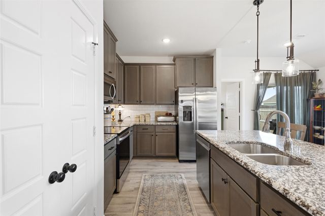 103 Olivia Street, Hillsboro, TX 76645