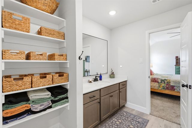 103 Olivia Street, Hillsboro, TX 76645