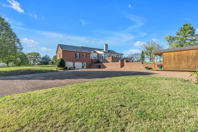 161 Graystone Dr, Gallatin, TN 37066