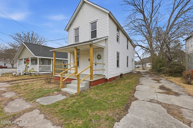 200 Queen Street, Elizabeth City, NC 27909