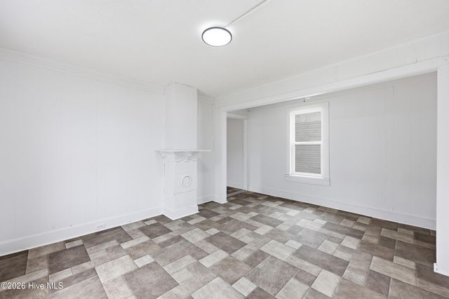 200 Queen Street, Elizabeth City, NC 27909