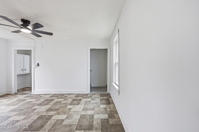 200 Queen Street, Elizabeth City, NC 27909