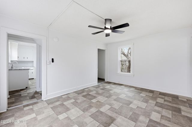 200 Queen Street, Elizabeth City, NC 27909