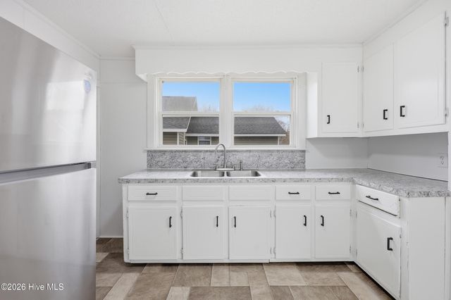 200 Queen Street, Elizabeth City, NC 27909