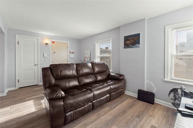 38 N PARK Row, Erie, PA 16501