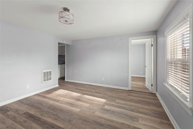 38 N PARK Row, Erie, PA 16501